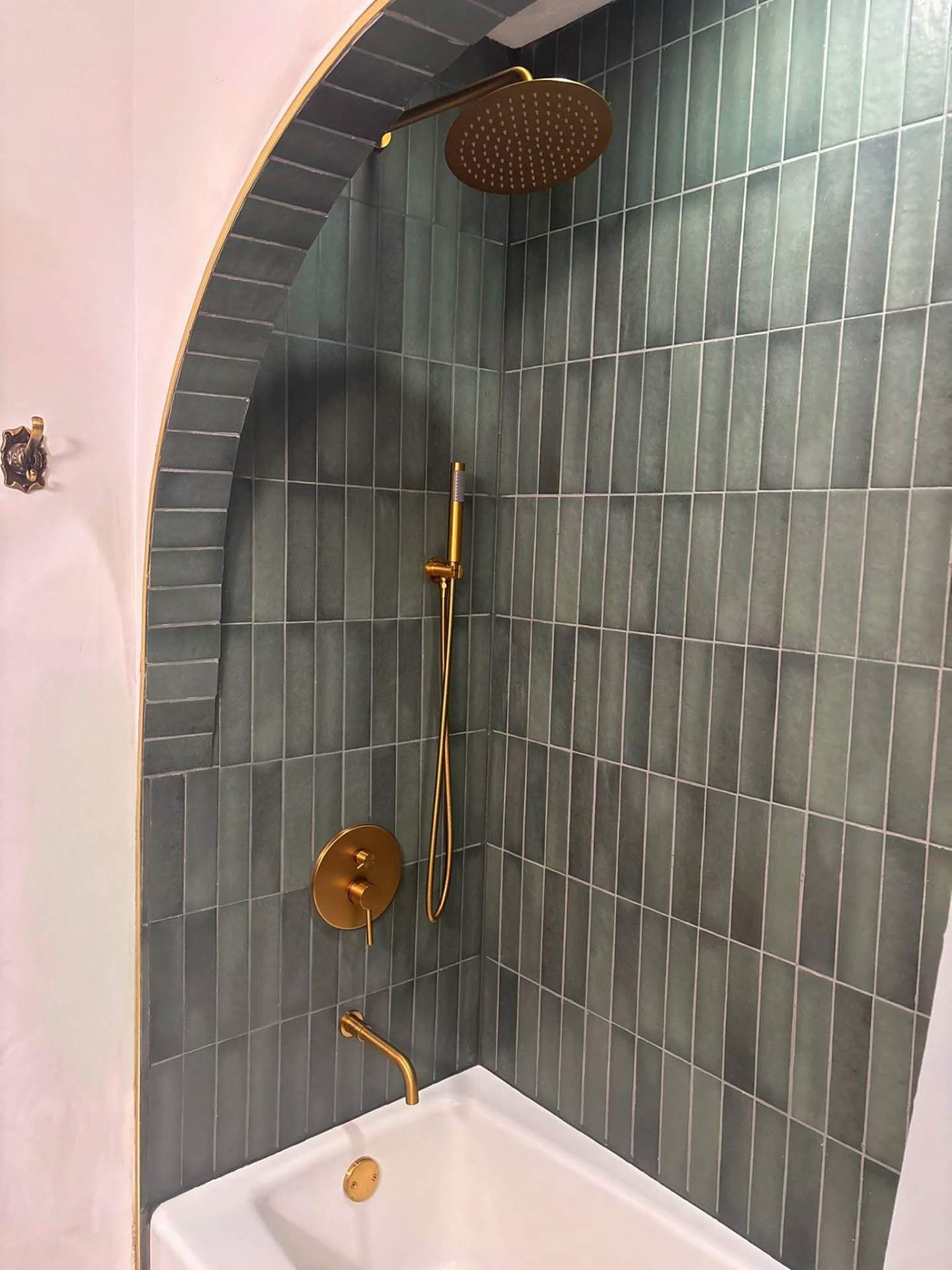 Arched Spa Shower